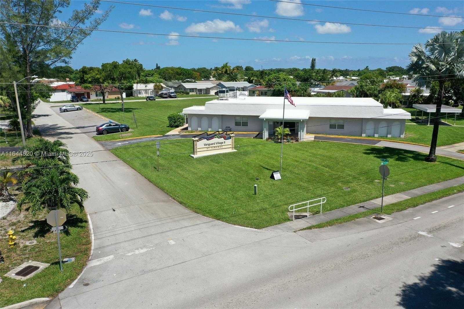 Small Image of 6605 NORTH WEST 77TH ST, Tamarac Number 19