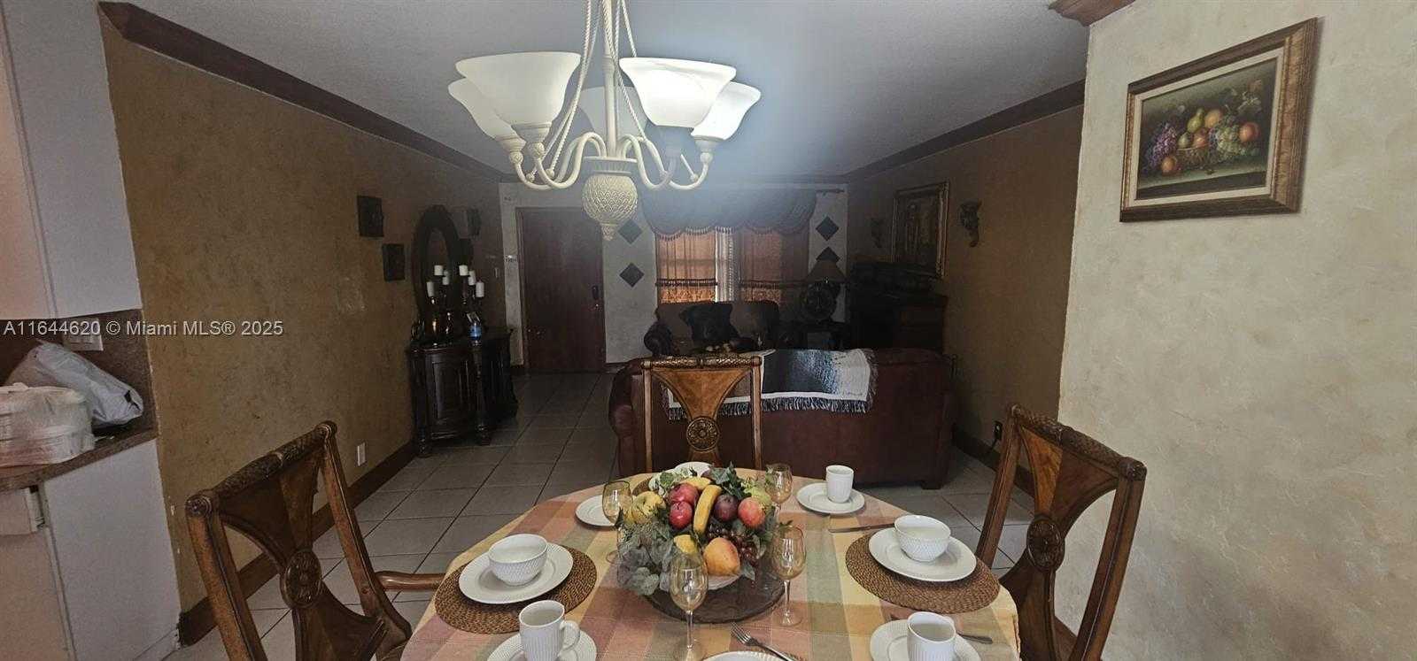 Small Image of 6605 NORTH WEST 77TH ST, Tamarac Number 8