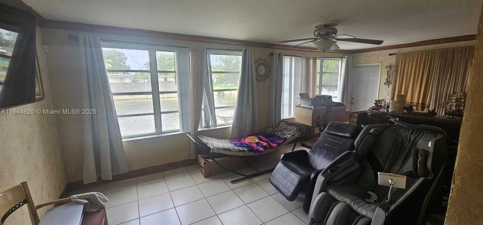 Small Image of 6605 NORTH WEST 77TH ST, Tamarac Number 9