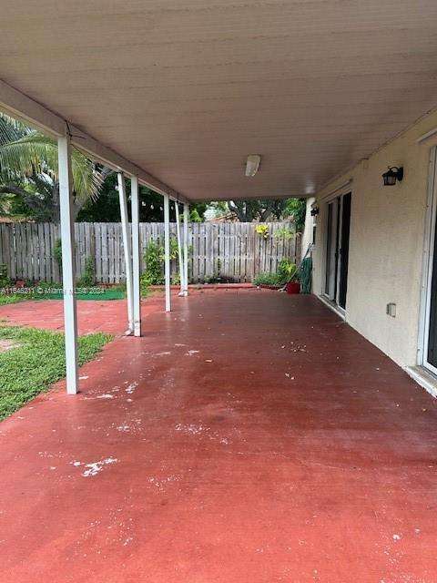 Small Image of 9136 NORTH WEST 192ND TER, Hialeah Number 13