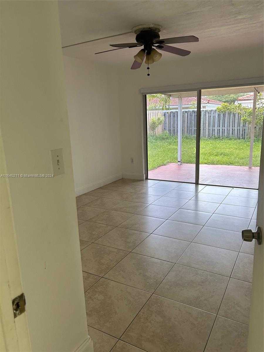 Small Image of 9136 NORTH WEST 192ND TER, Hialeah Number 6