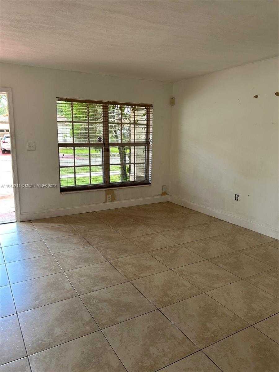 Small Image of 9136 NORTH WEST 192ND TER, Hialeah Number 9