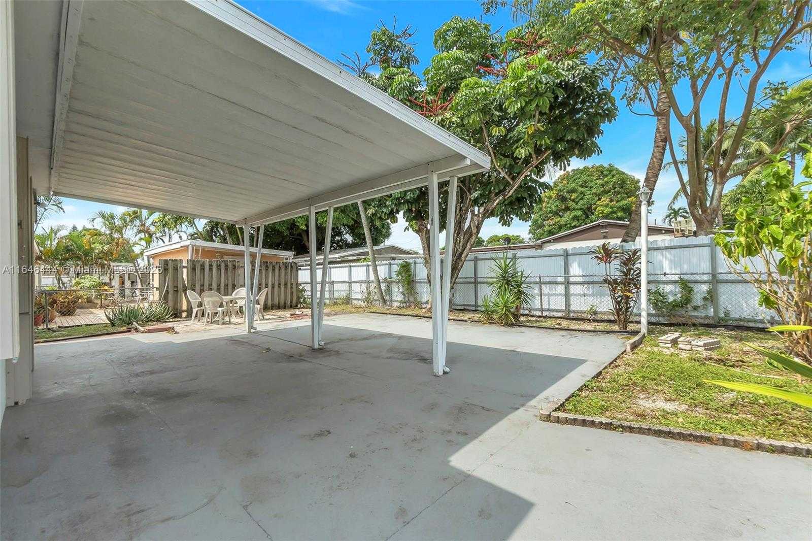 Small Image of 4296 EAST 9TH LN, Hialeah Number 18