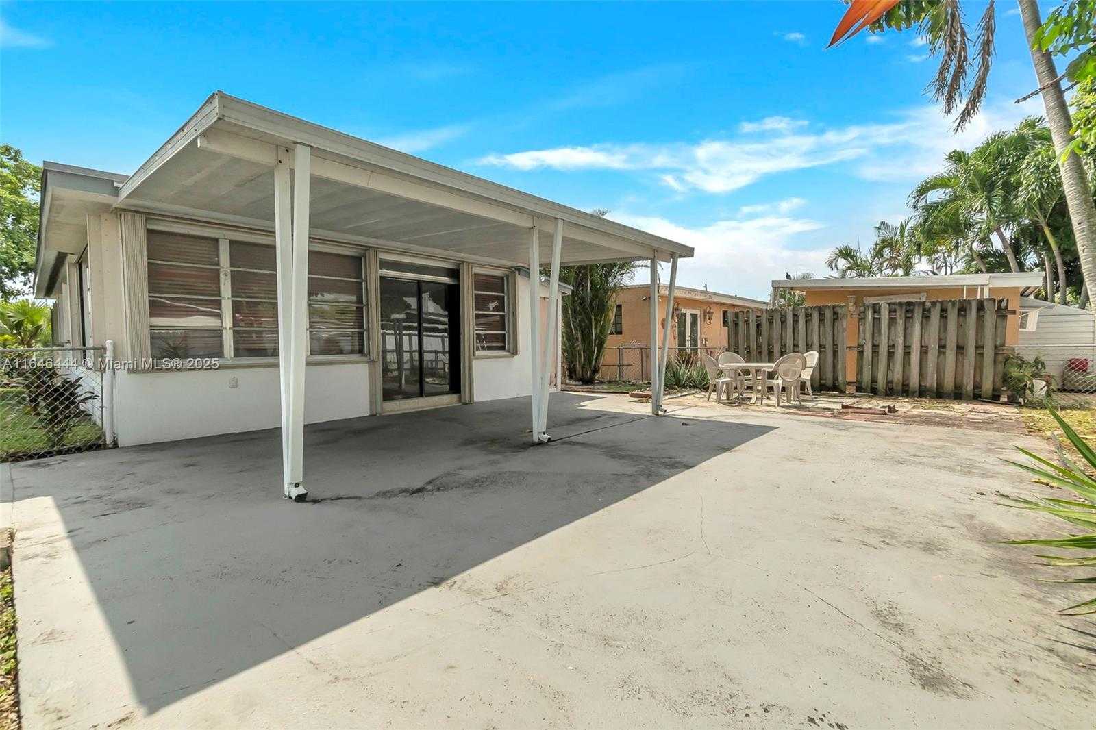 Small Image of 4296 EAST 9TH LN, Hialeah Number 19