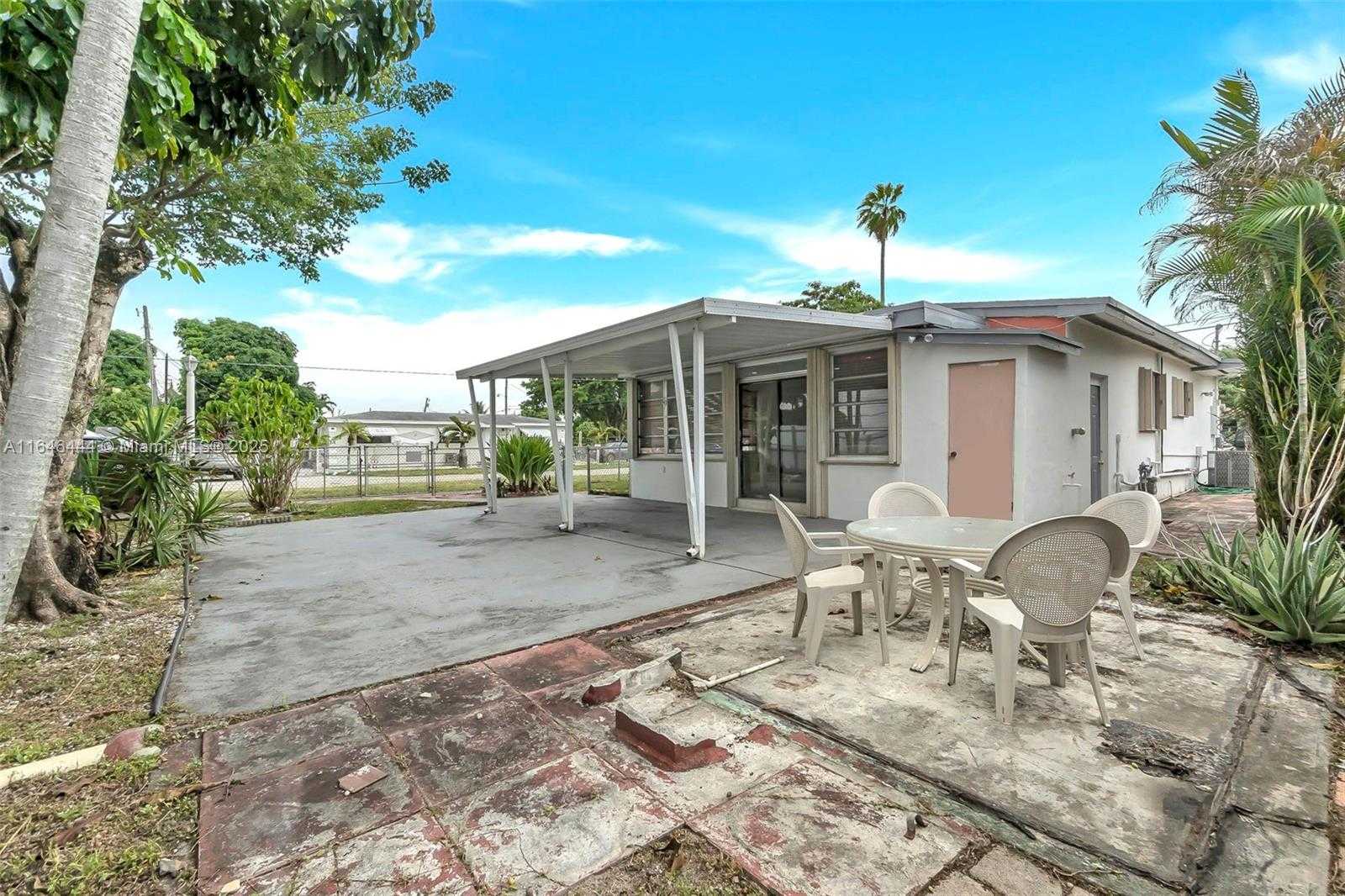 Small Image of 4296 EAST 9TH LN, Hialeah Number 21