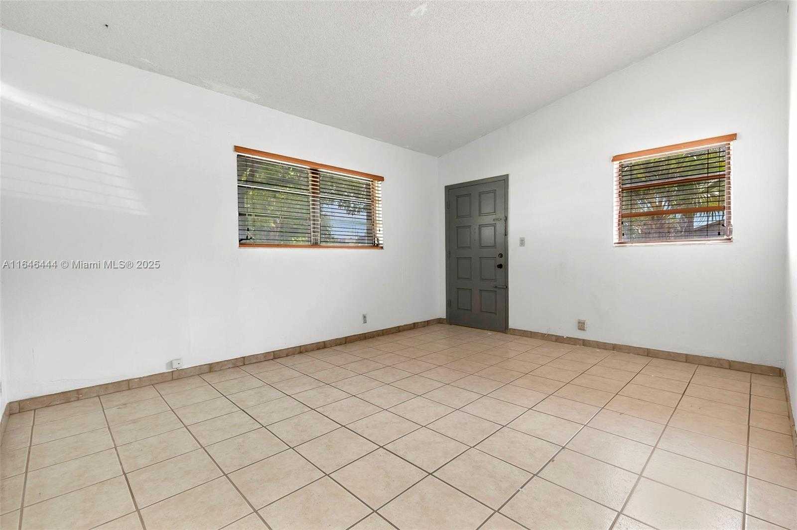 Small Image of 4296 EAST 9TH LN, Hialeah Number 3