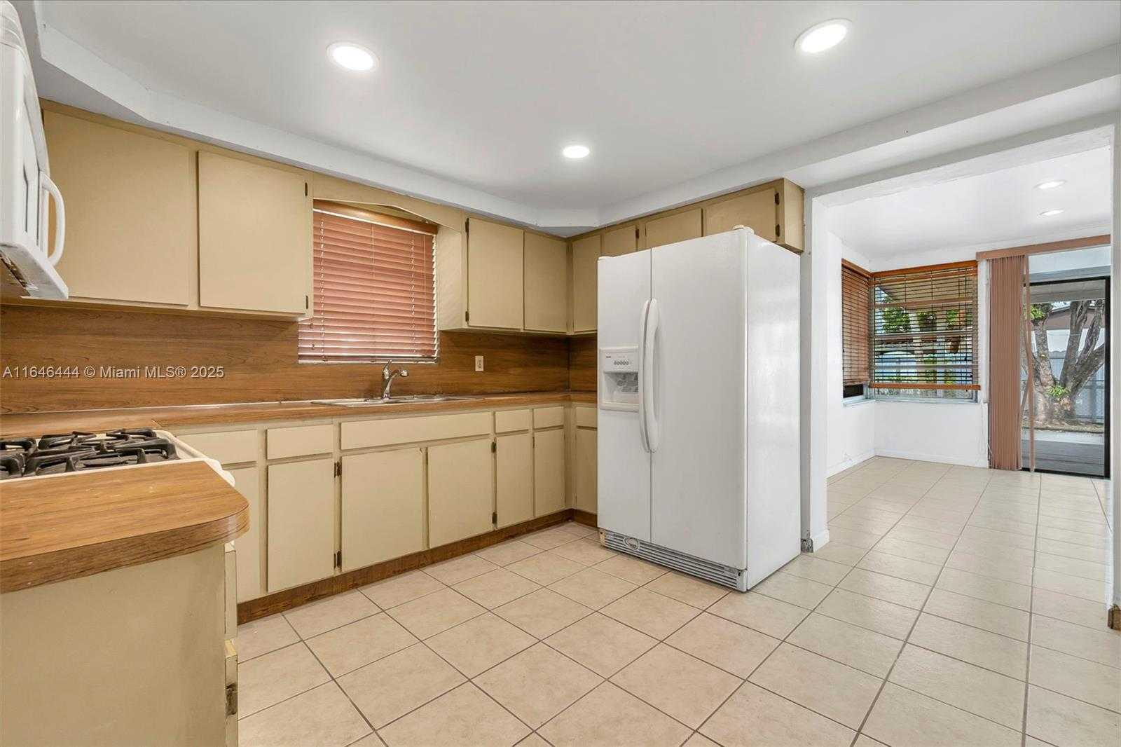 Small Image of 4296 EAST 9TH LN, Hialeah Number 6