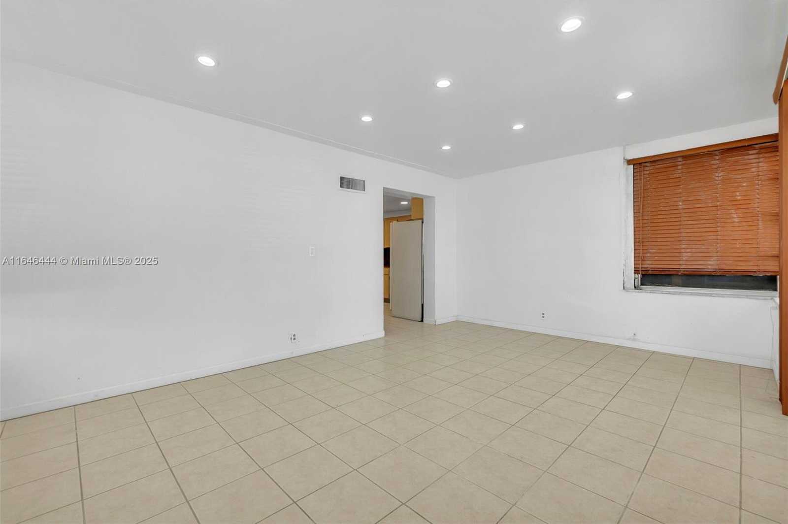 Small Image of 4296 EAST 9TH LN, Hialeah Number 9