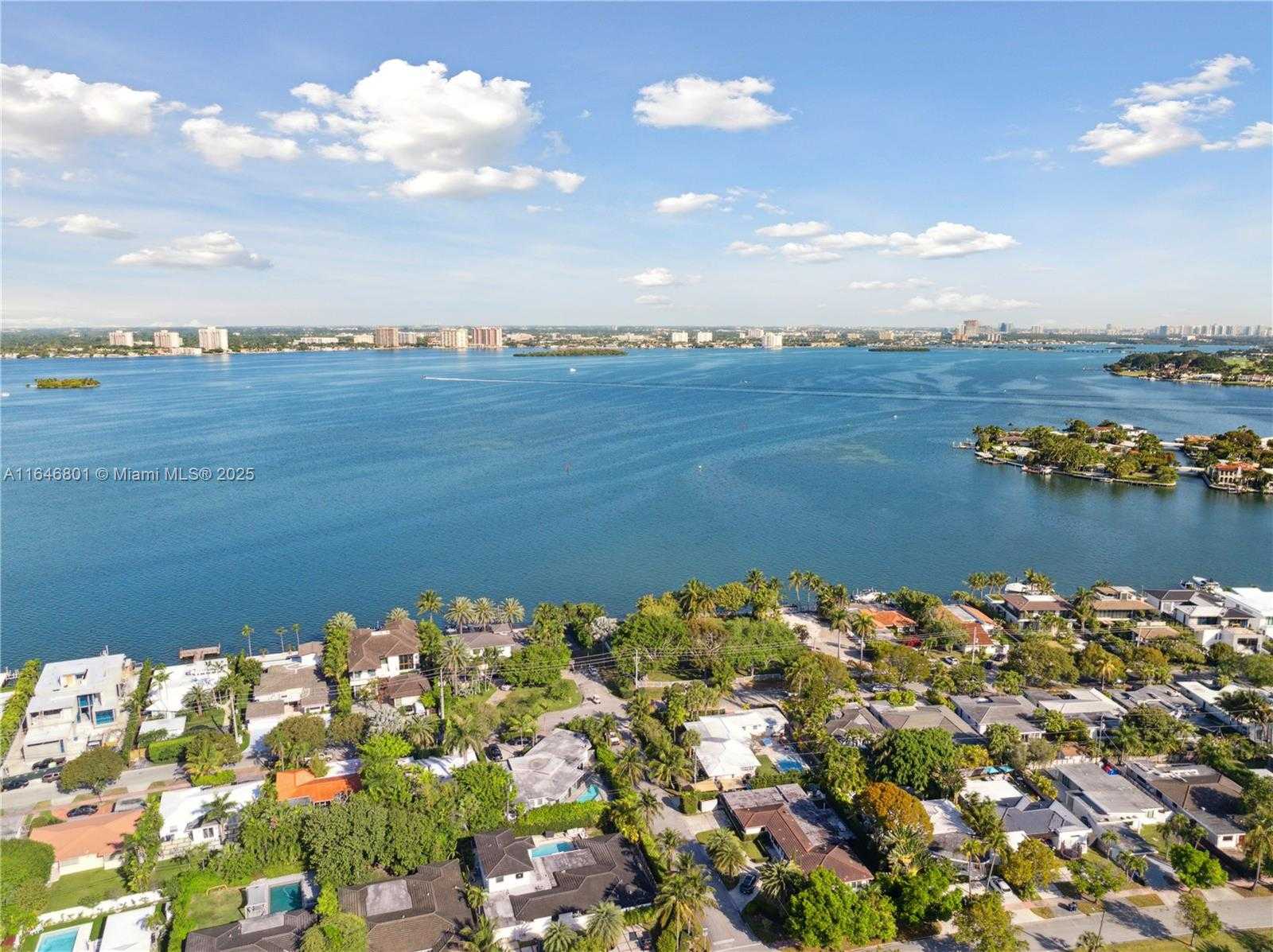 Small Image of 1020 SOUTH SHORE DR, Miami Beach Number 14