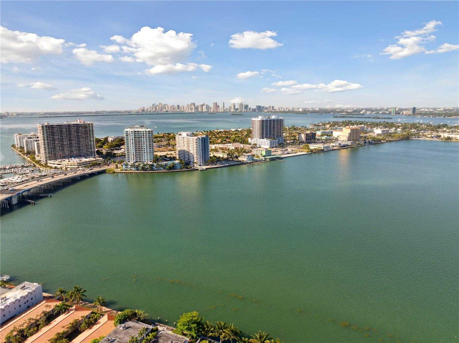 Small Image of 1020 SOUTH SHORE DR, Miami Beach Number 17
