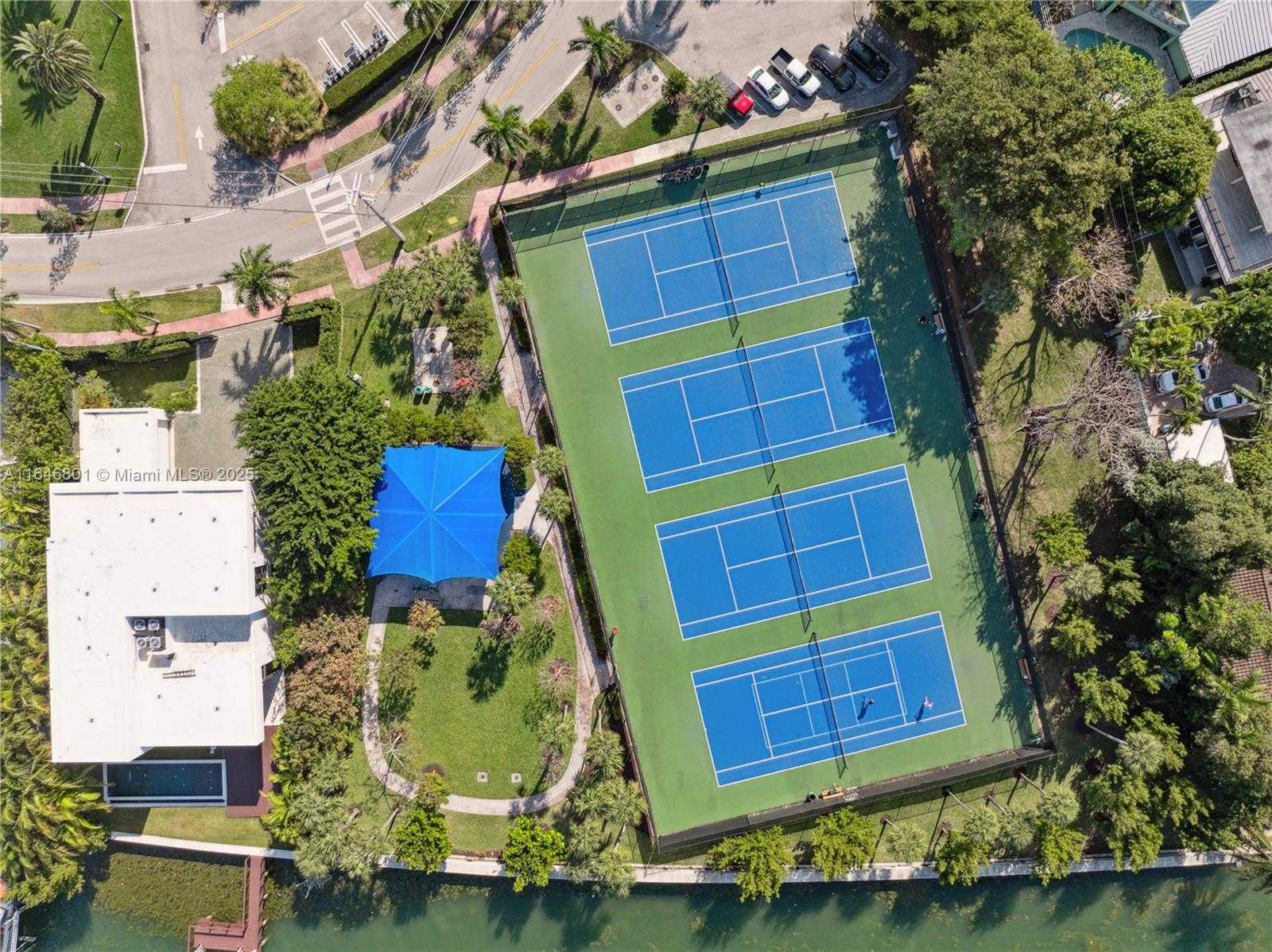 Small Image of 1020 SOUTH SHORE DR, Miami Beach Number 24
