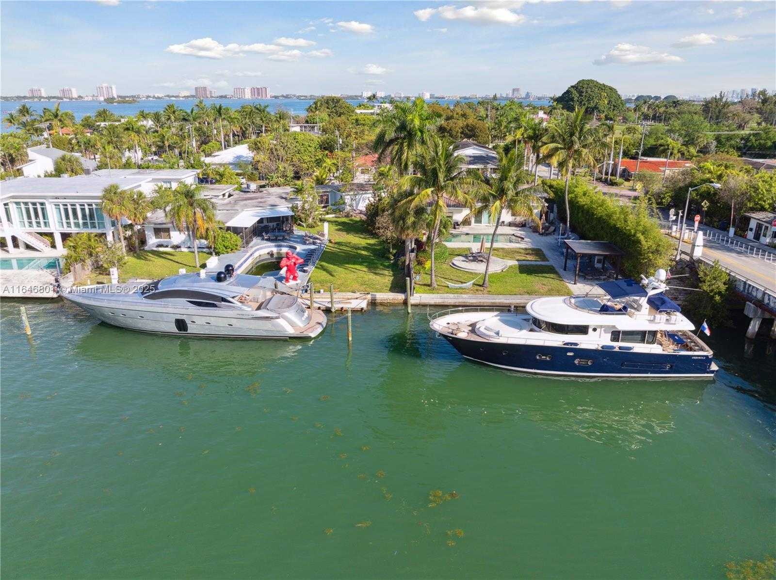Small Image of 1020 SOUTH SHORE DR, Miami Beach Number 4