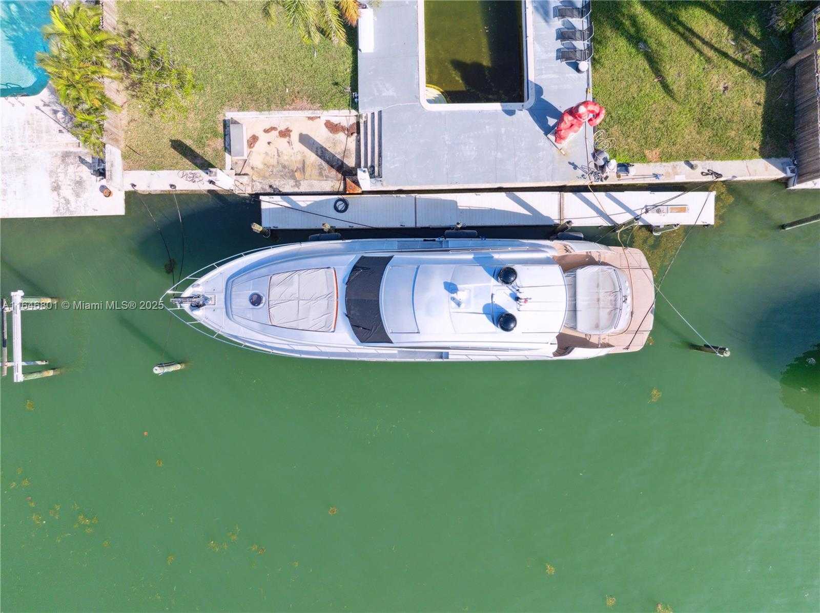 Small Image of 1020 SOUTH SHORE DR, Miami Beach Number 6