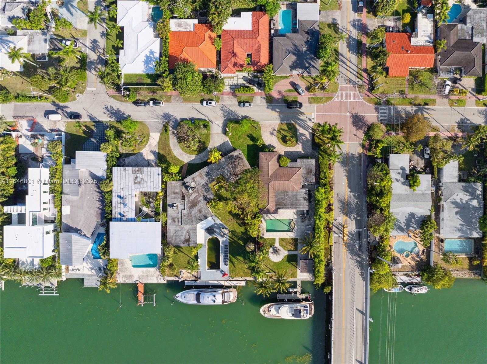 Small Image of 1020 SOUTH SHORE DR, Miami Beach Number 7
