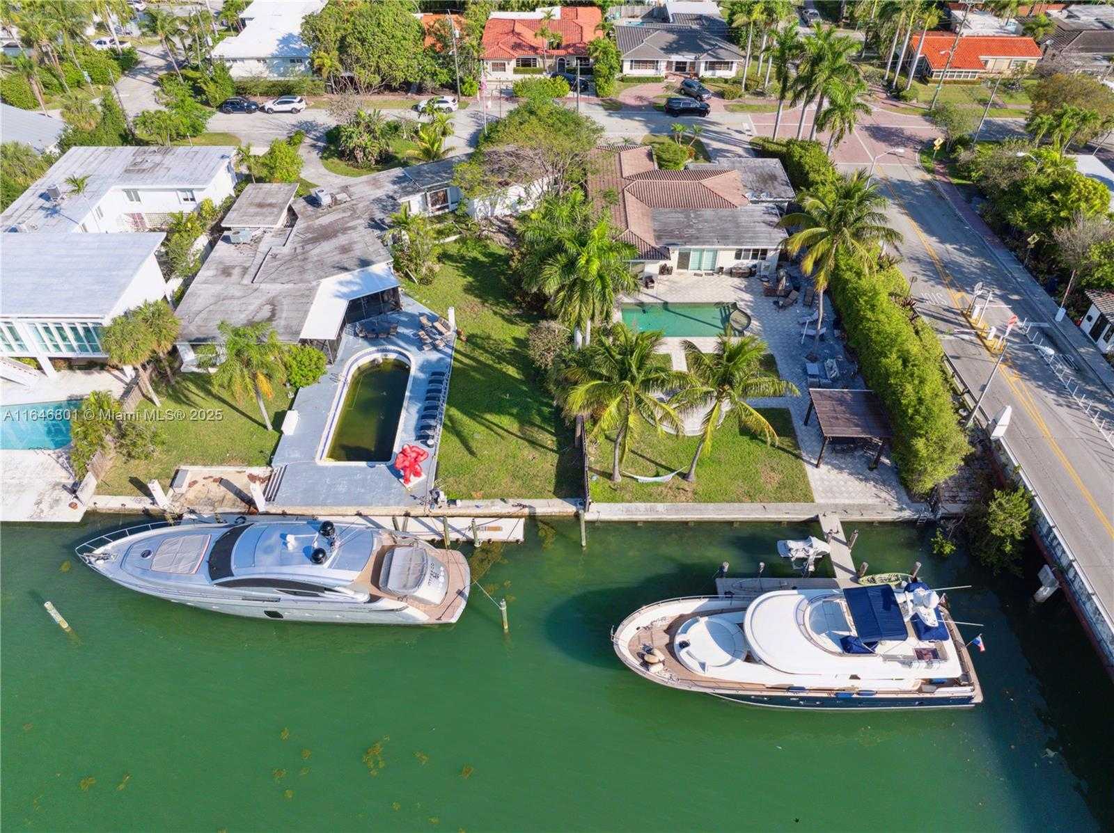 Small Image of 1020 SOUTH SHORE DR, Miami Beach Number 8