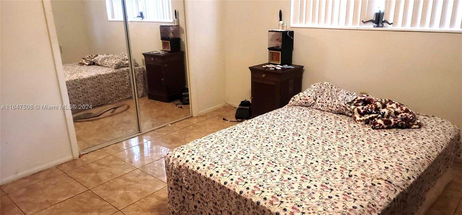 Small Image of 7749 FAIRWAY BLVD, Miramar Number 7