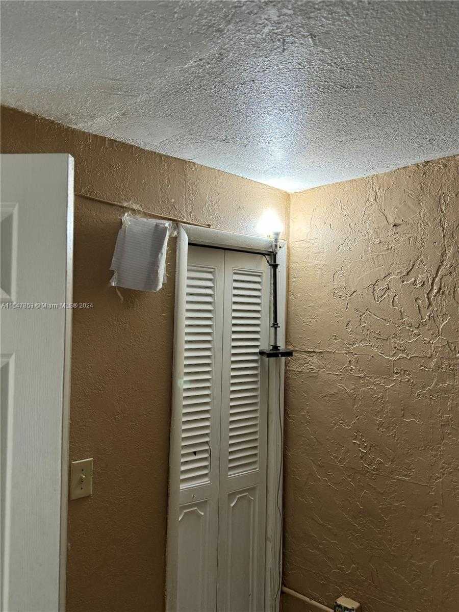 Small Image of 41 NORTH EAST 45TH CT, Oakland Park Number 11