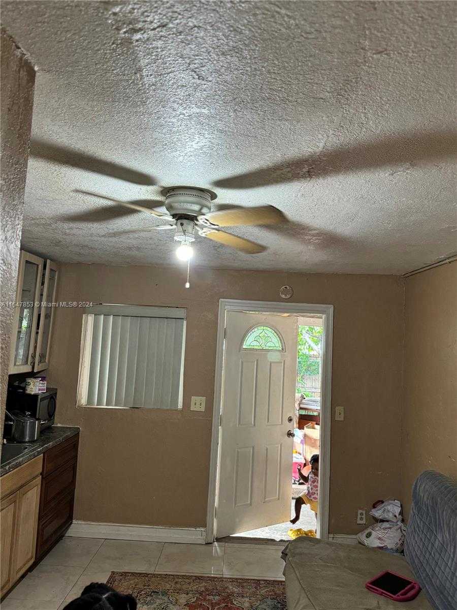 Small Image of 41 NORTH EAST 45TH CT, Oakland Park Number 12
