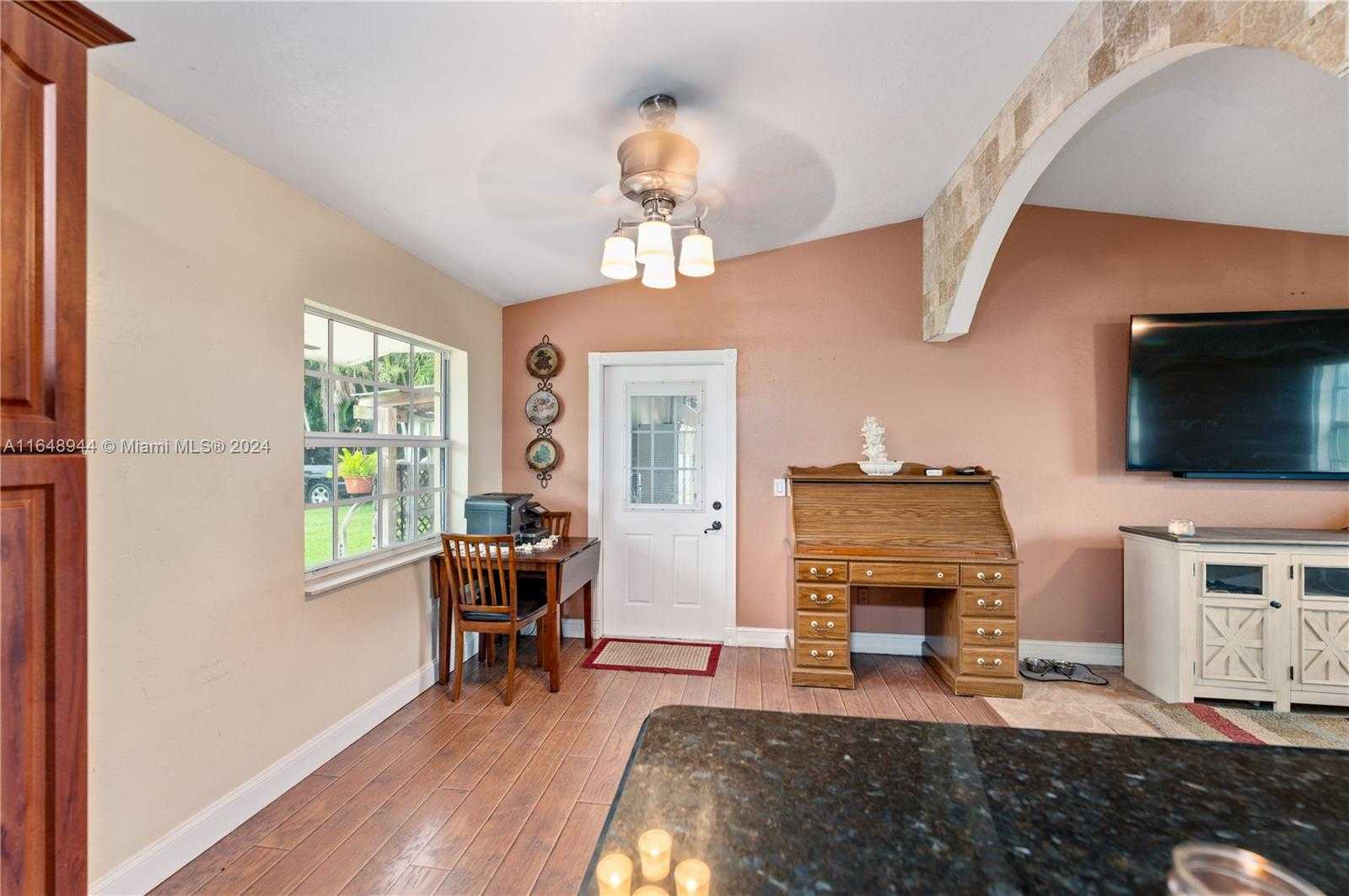 Small Image of 1442 NORTH WEST 20TH ST, Homestead Number 16