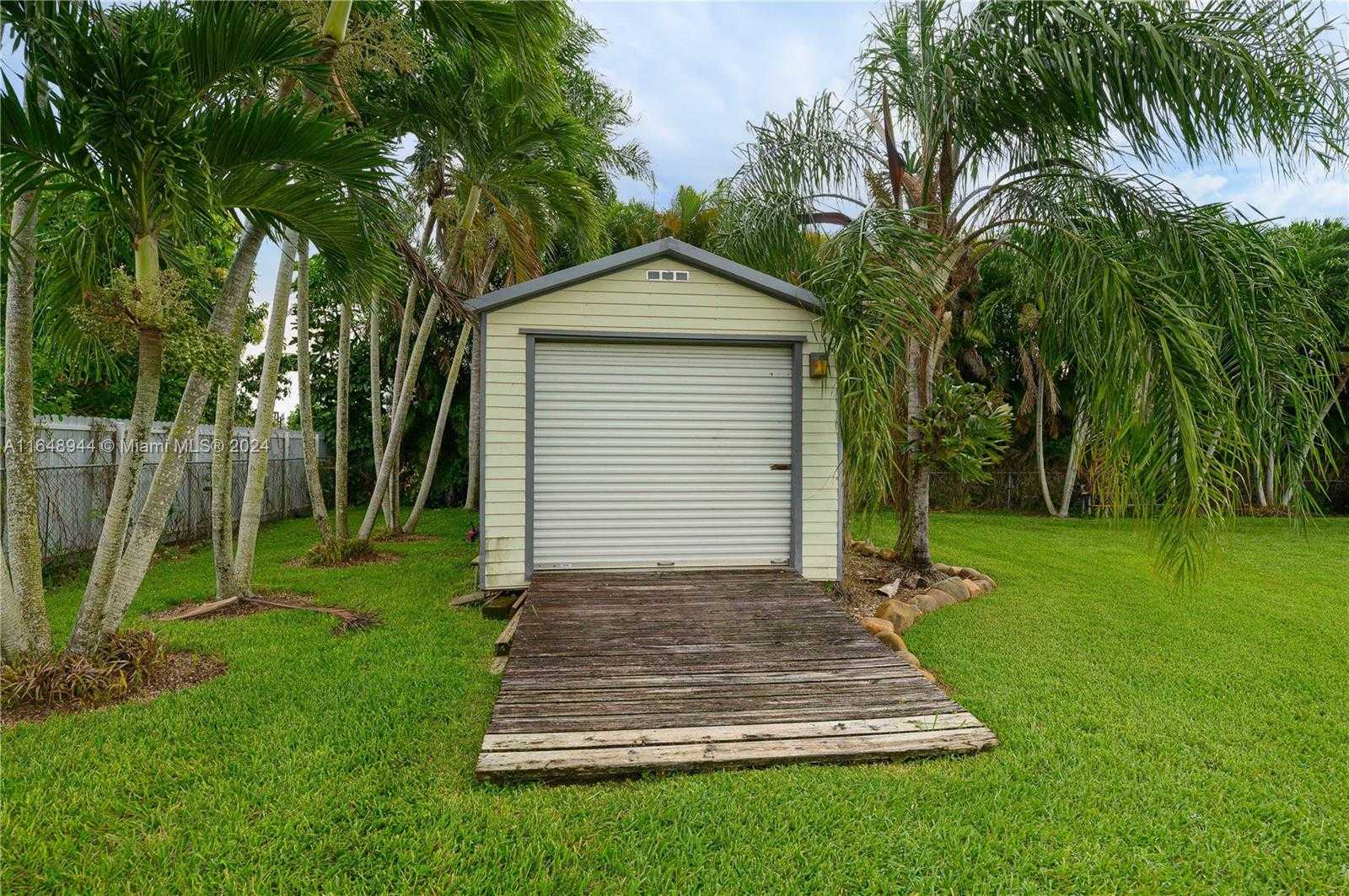 Small Image of 1442 NORTH WEST 20TH ST, Homestead Number 9