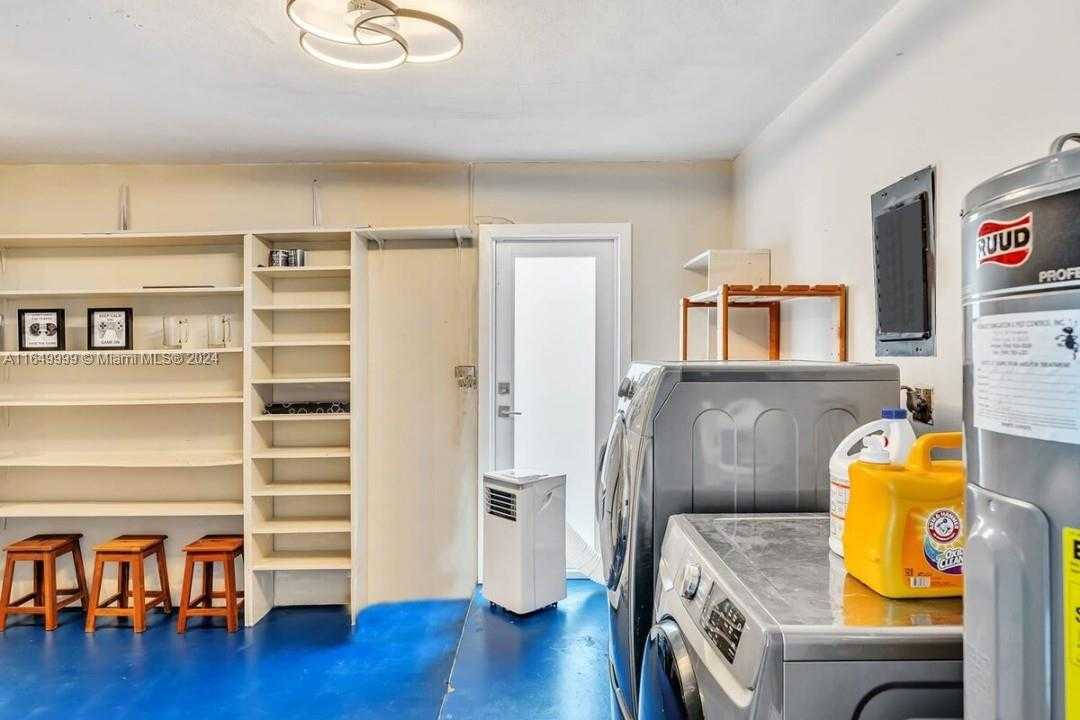 Small Image of 2210 NORTH 54TH AVE, Hollywood Number 14