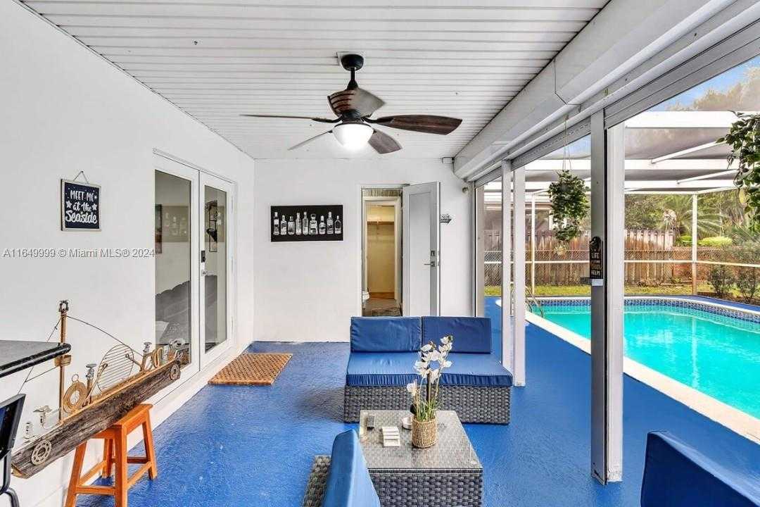Small Image of 2210 NORTH 54TH AVE, Hollywood Number 16