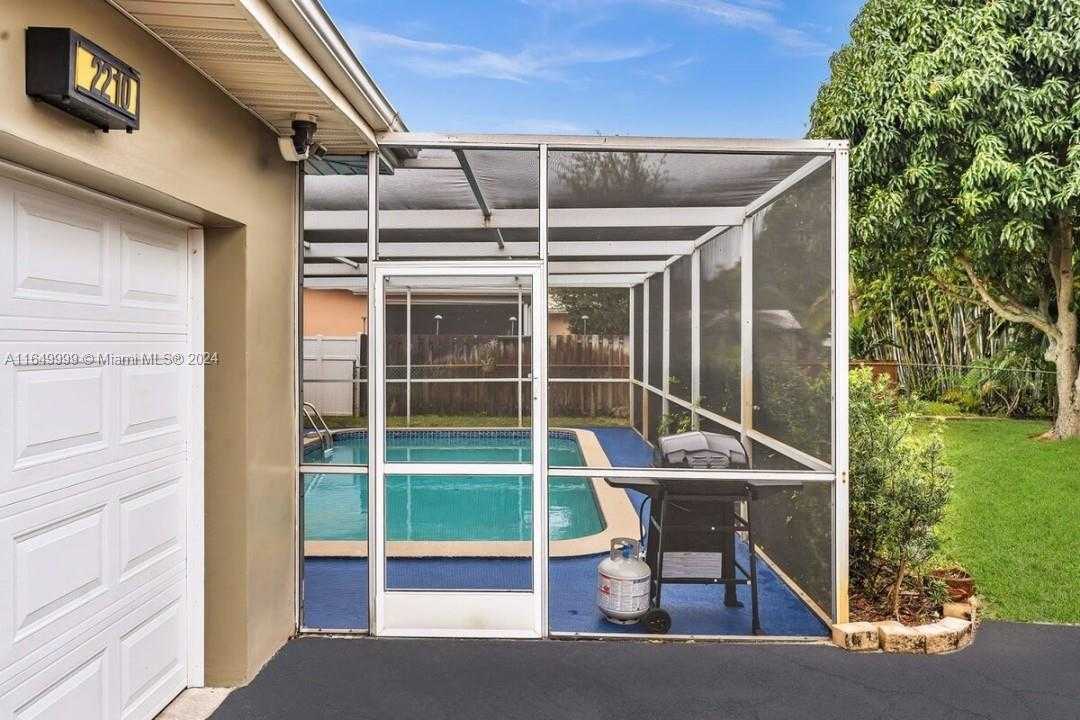 Small Image of 2210 NORTH 54TH AVE, Hollywood Number 22