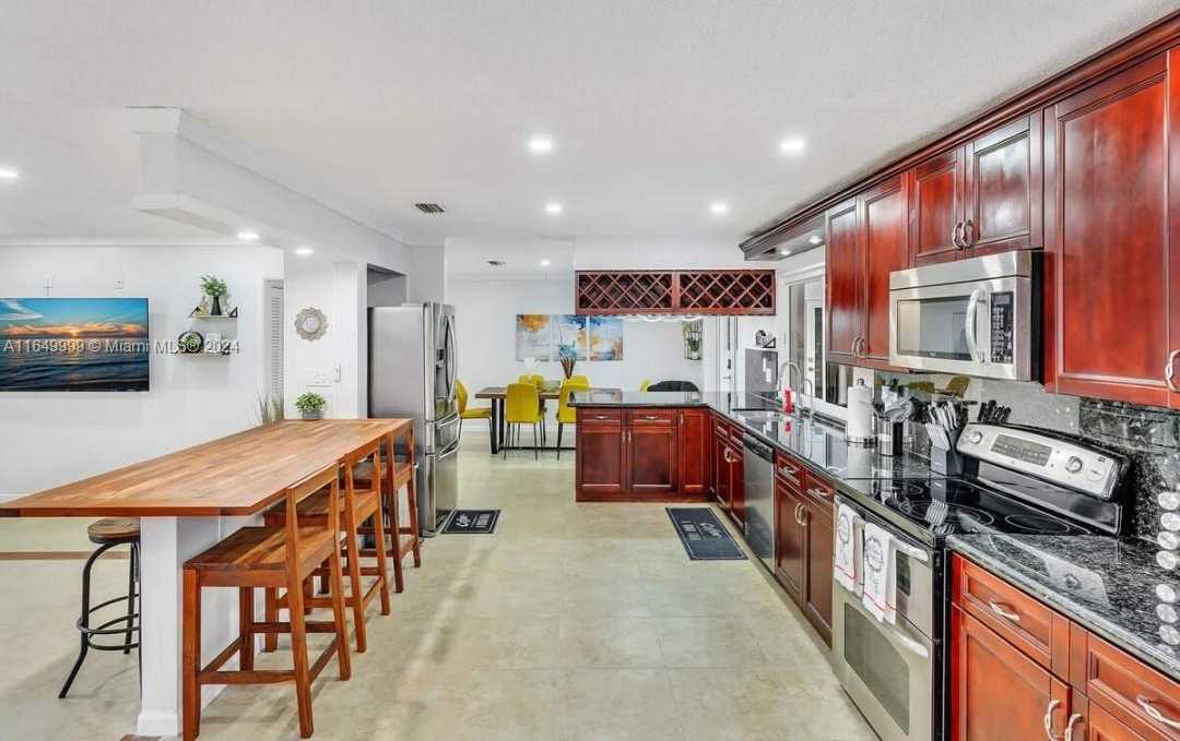Small Image of 2210 NORTH 54TH AVE, Hollywood Number 29