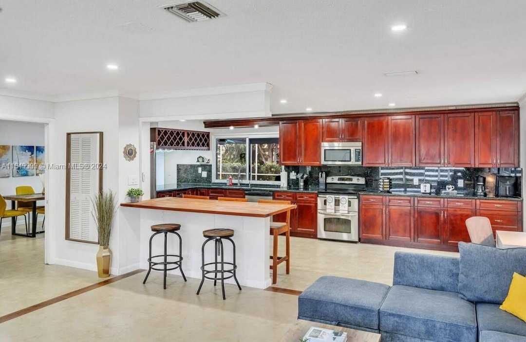 Small Image of 2210 NORTH 54TH AVE, Hollywood Number 31