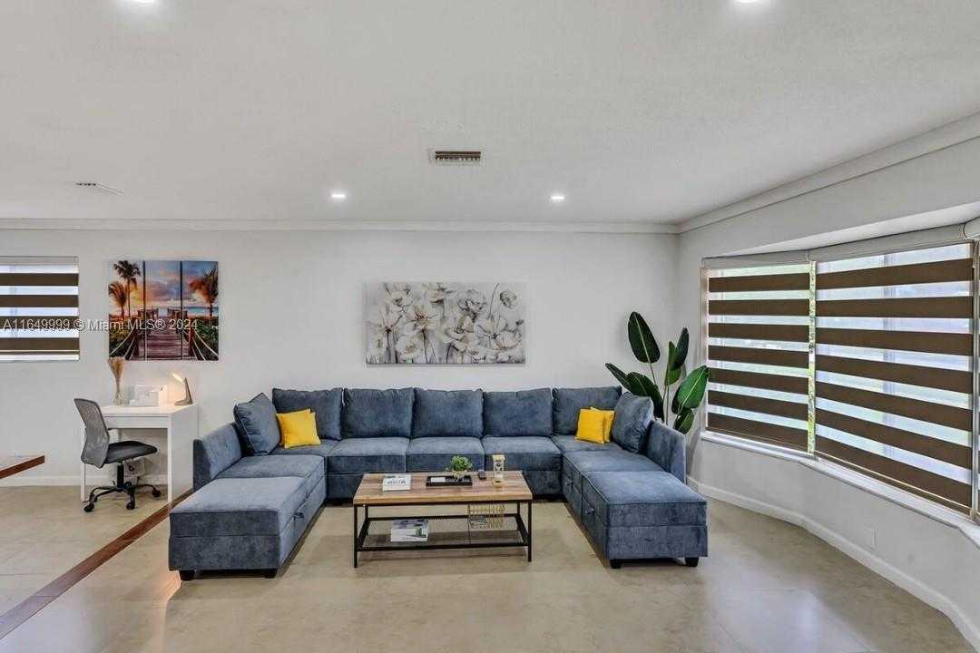 Small Image of 2210 NORTH 54TH AVE, Hollywood Number 34