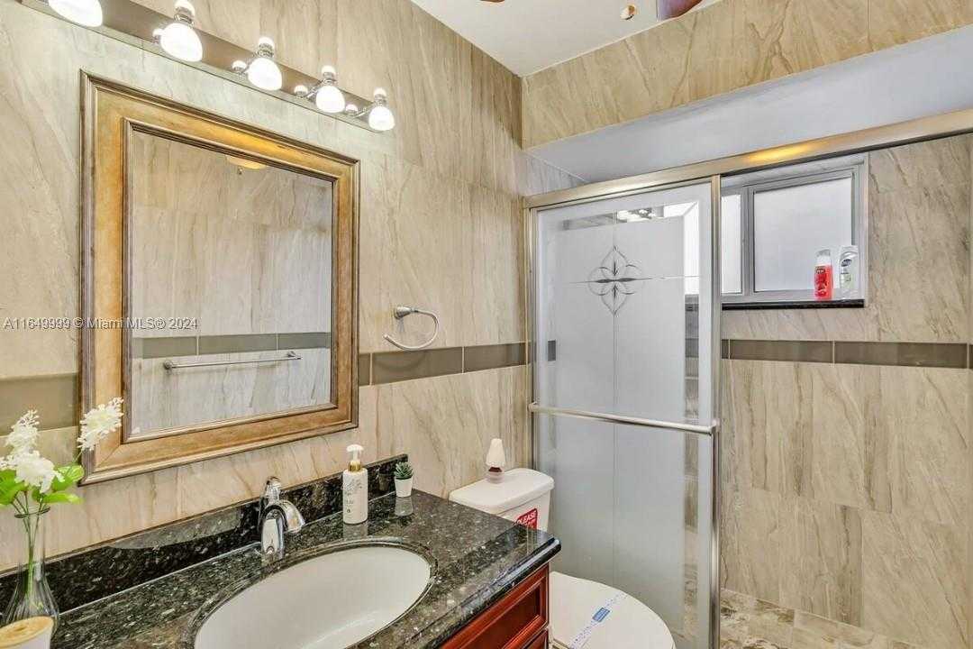 Small Image of 2210 NORTH 54TH AVE, Hollywood Number 5