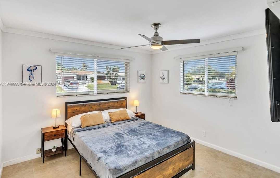 Small Image of 2210 NORTH 54TH AVE, Hollywood Number 8