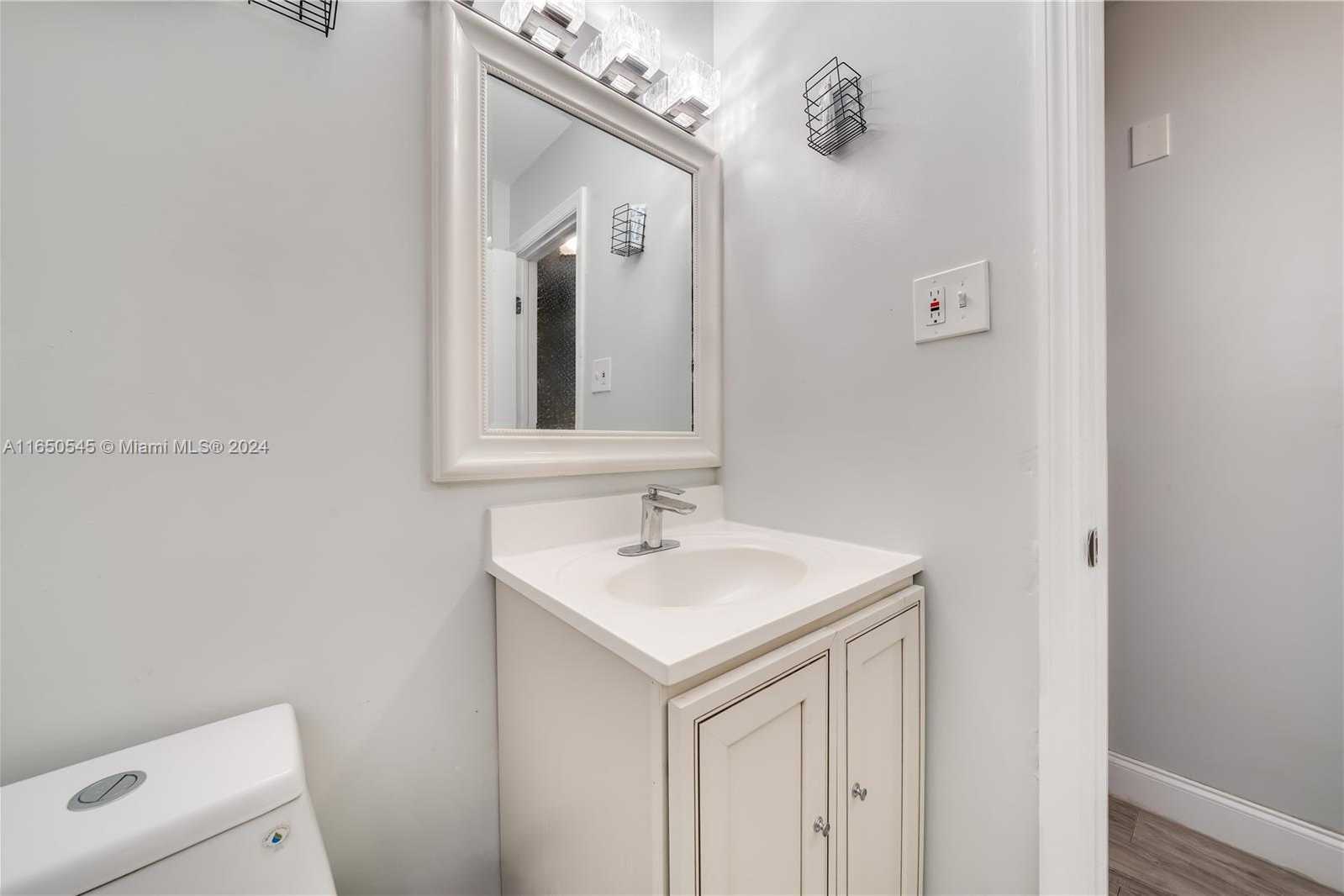 Small Image of 725 NORTH WEST 15TH CT, Pompano Beach Number 39