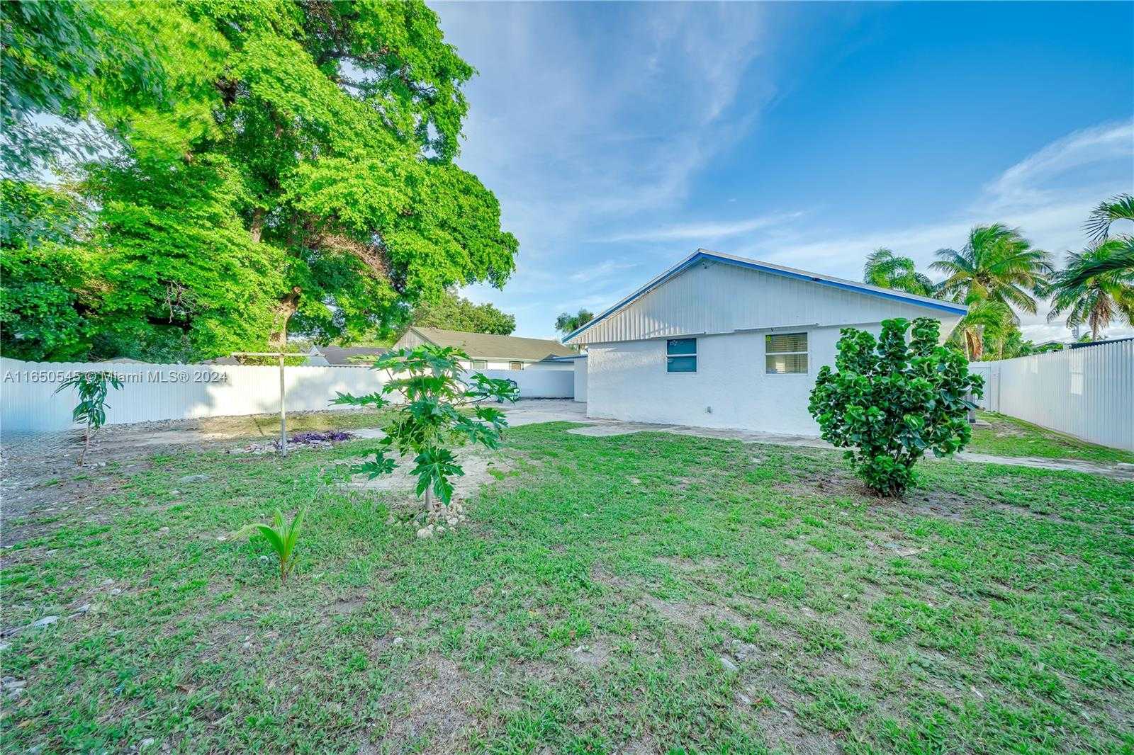 Small Image of 725 NORTH WEST 15TH CT, Pompano Beach Number 9