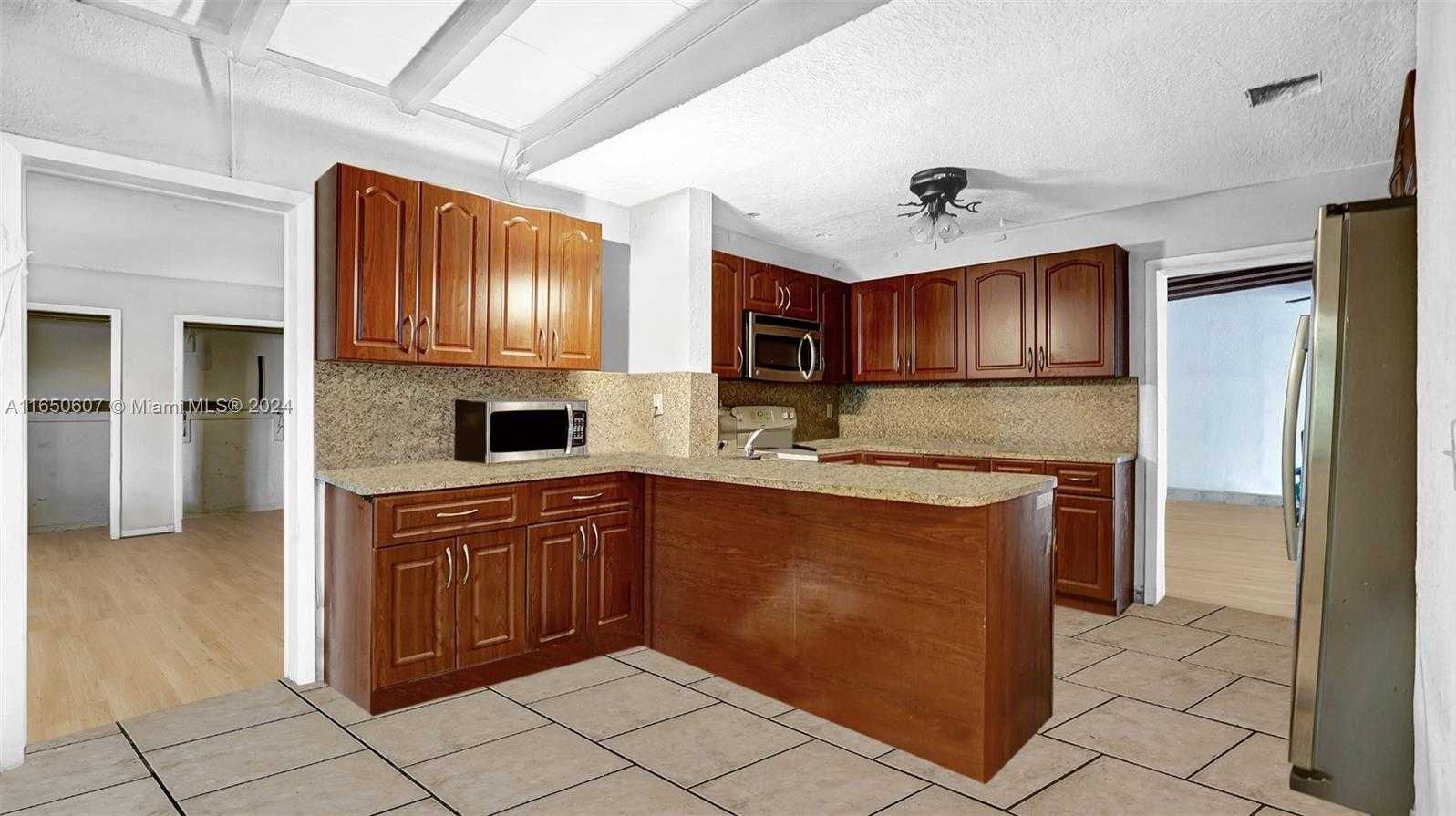 Small Image of 18690 NORTH EAST 22ND AVE, North Miami Beach Number 2