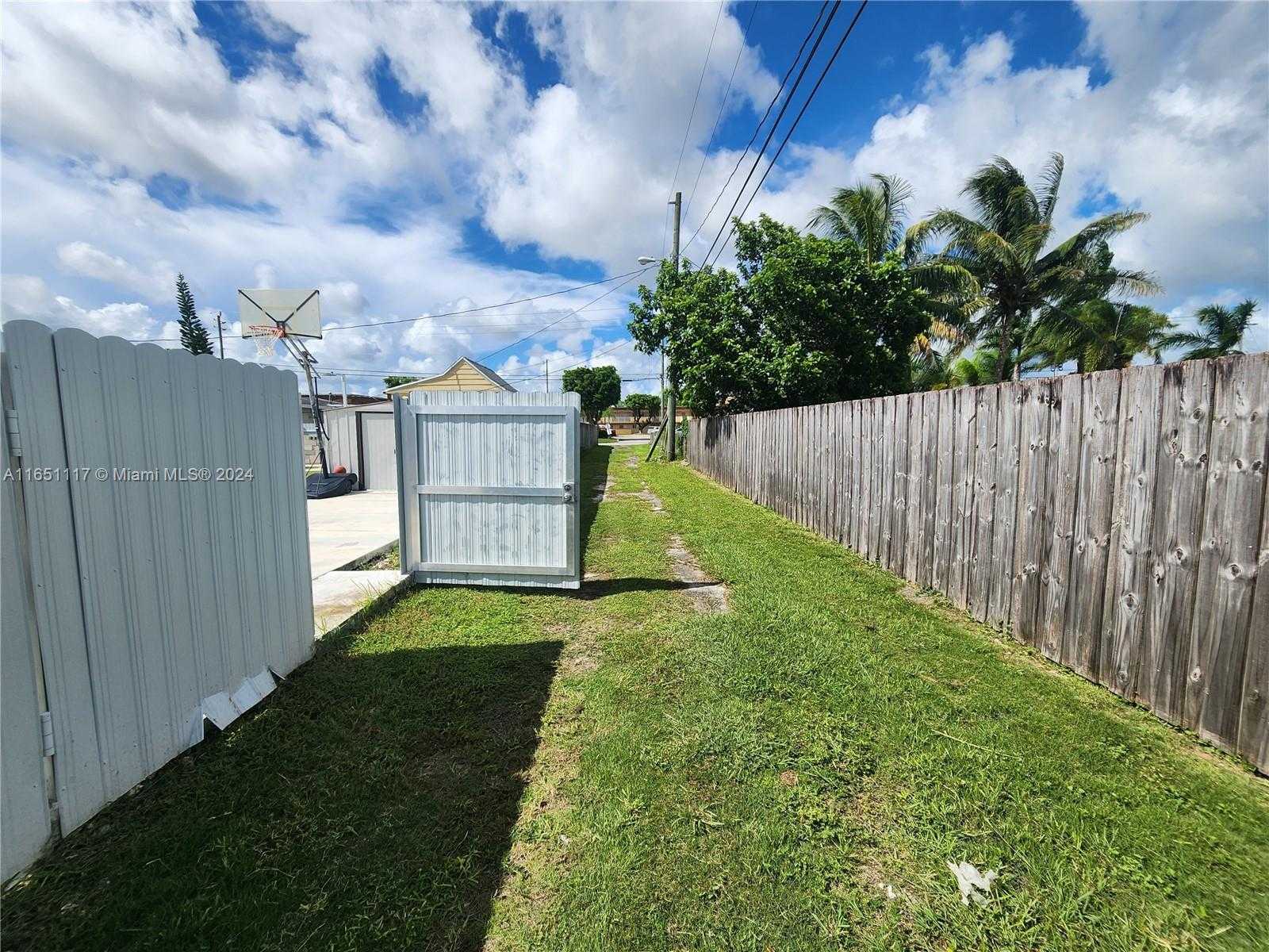 Small Image of 1025 NORTH EAST 13TH AVE, Homestead Number 16