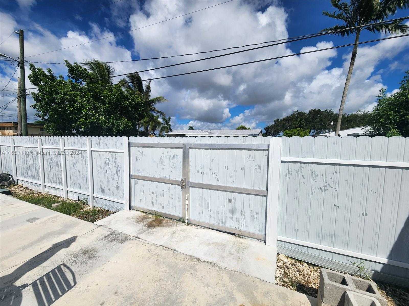 Small Image of 1025 NORTH EAST 13TH AVE, Homestead Number 17