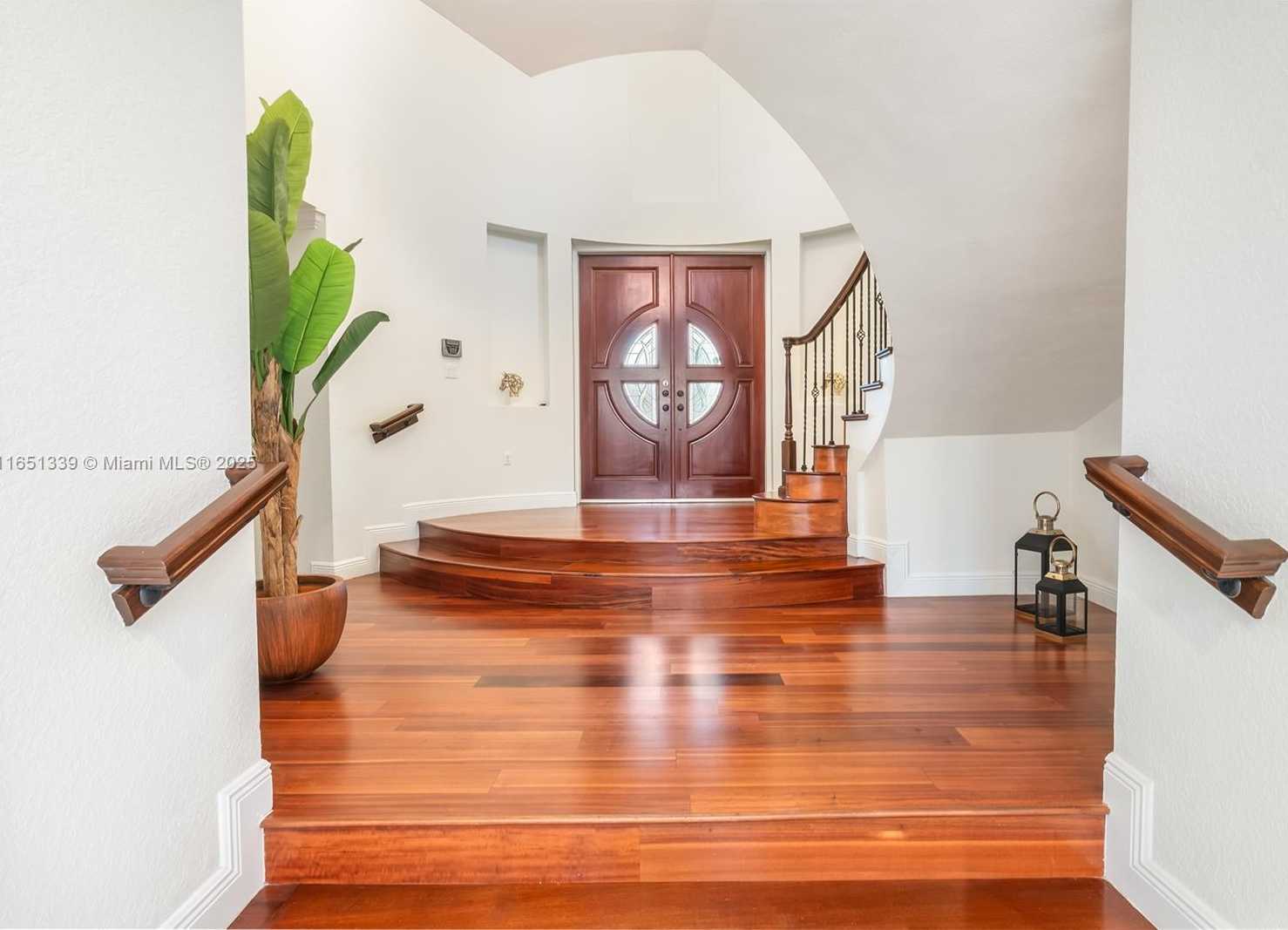 Small Image of 14403 SOUTH JOCKEY CIR S, Davie Number 14