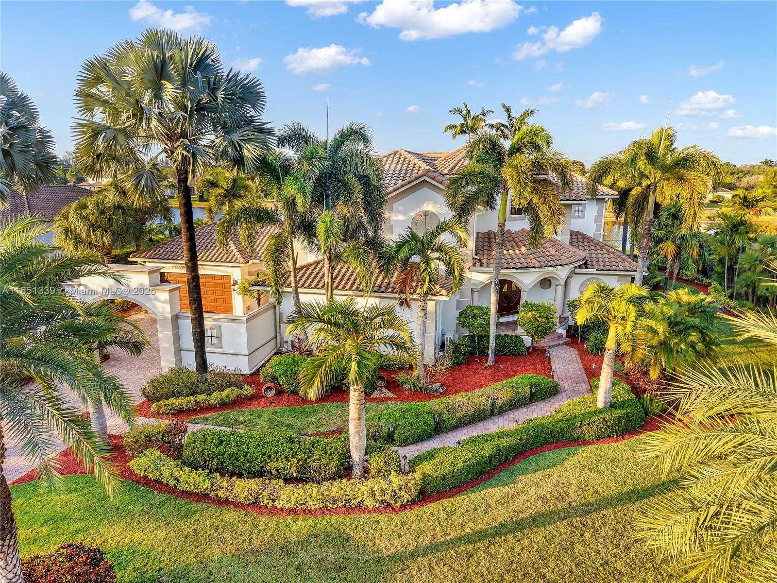 Small Image of 14403 SOUTH JOCKEY CIR S, Davie Number 19