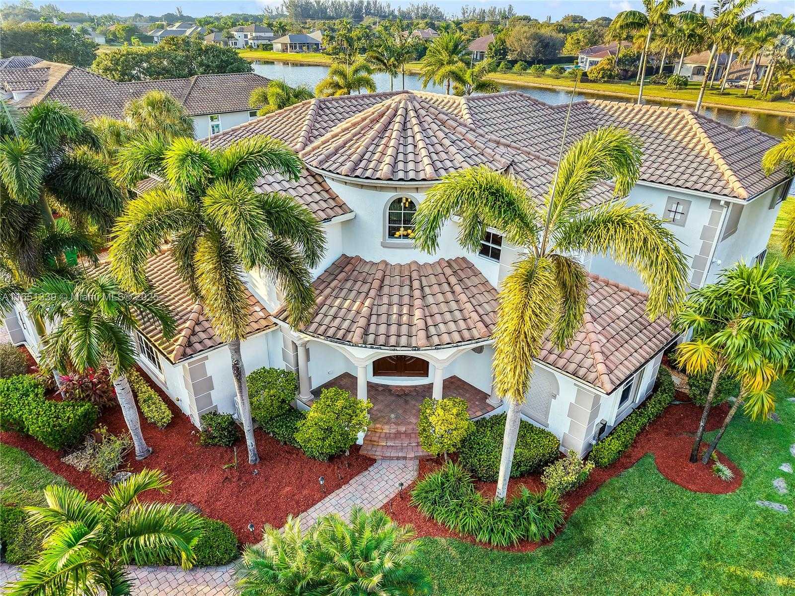 Small Image of 14403 SOUTH JOCKEY CIR S, Davie Number 22