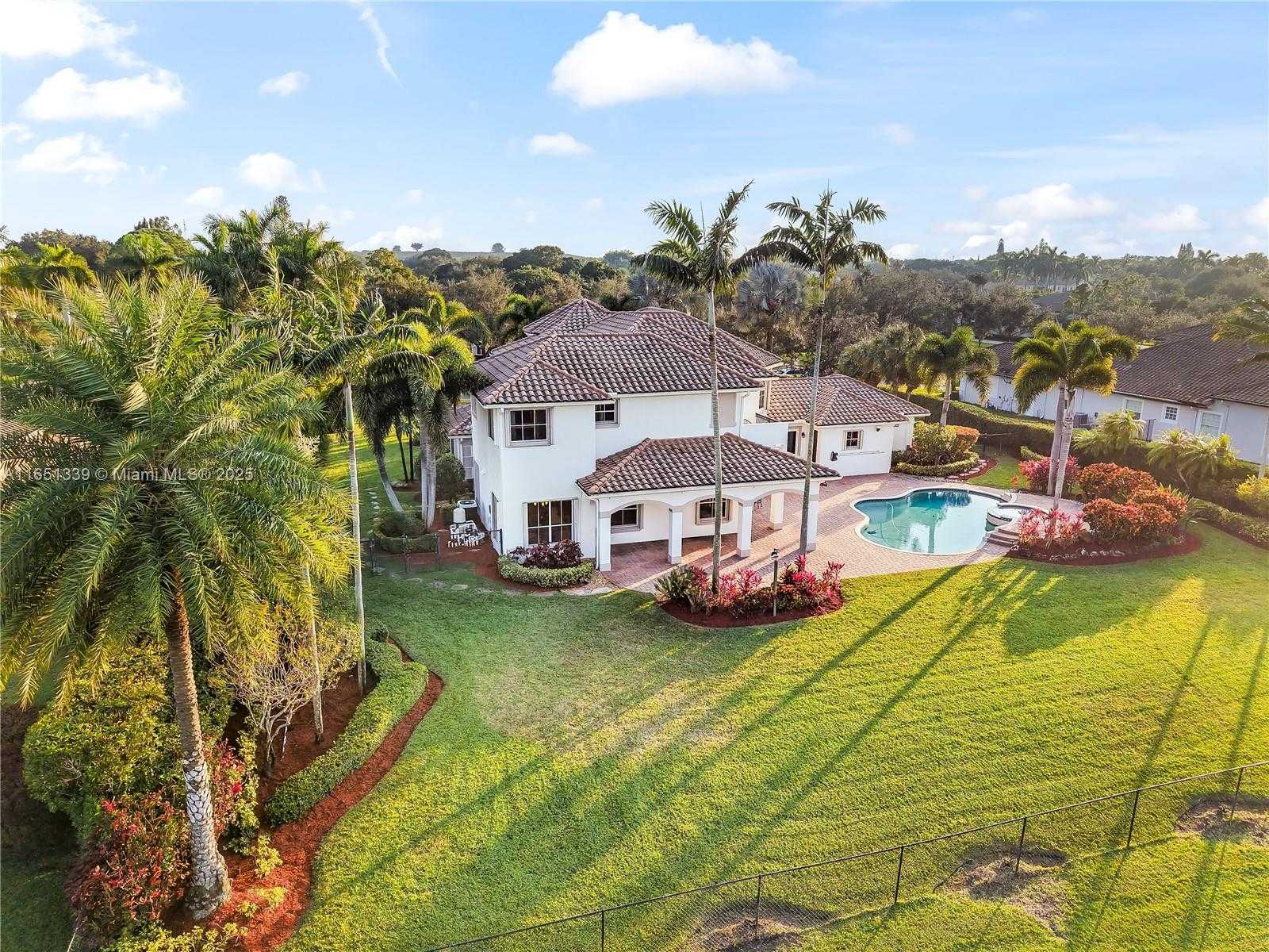 Small Image of 14403 SOUTH JOCKEY CIR S, Davie Number 23