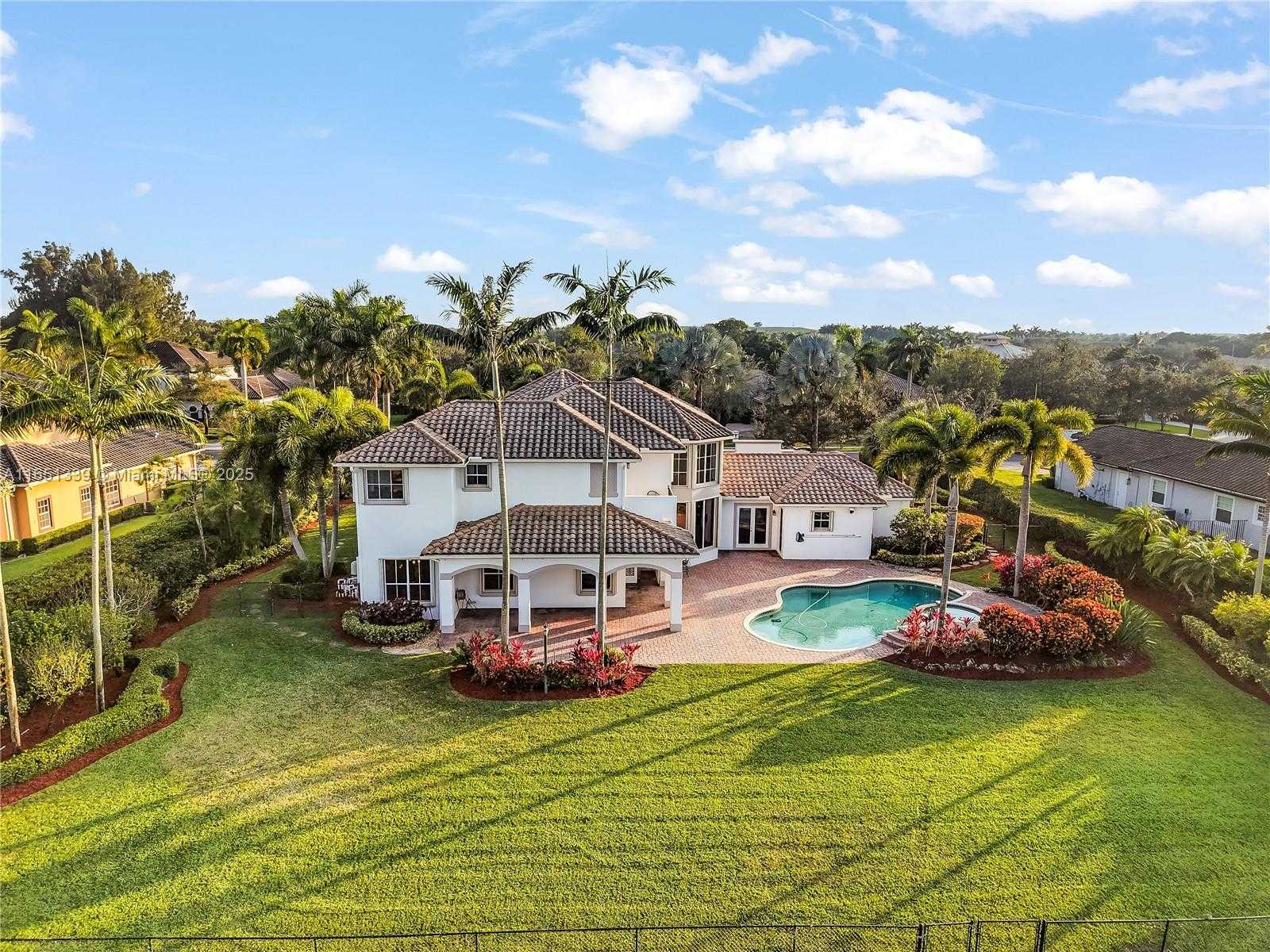 Small Image of 14403 SOUTH JOCKEY CIR S, Davie Number 24