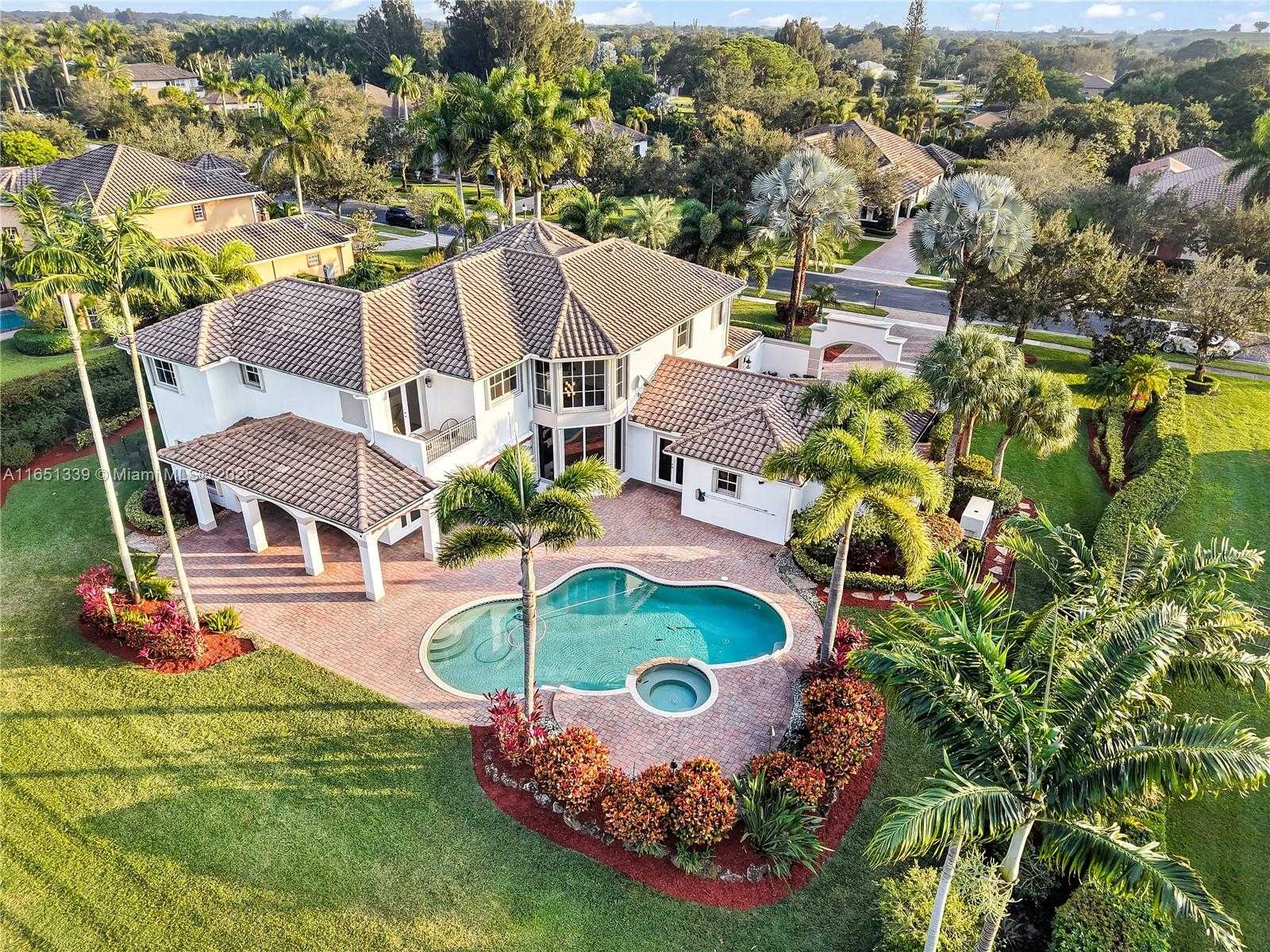 Small Image of 14403 SOUTH JOCKEY CIR S, Davie Number 25