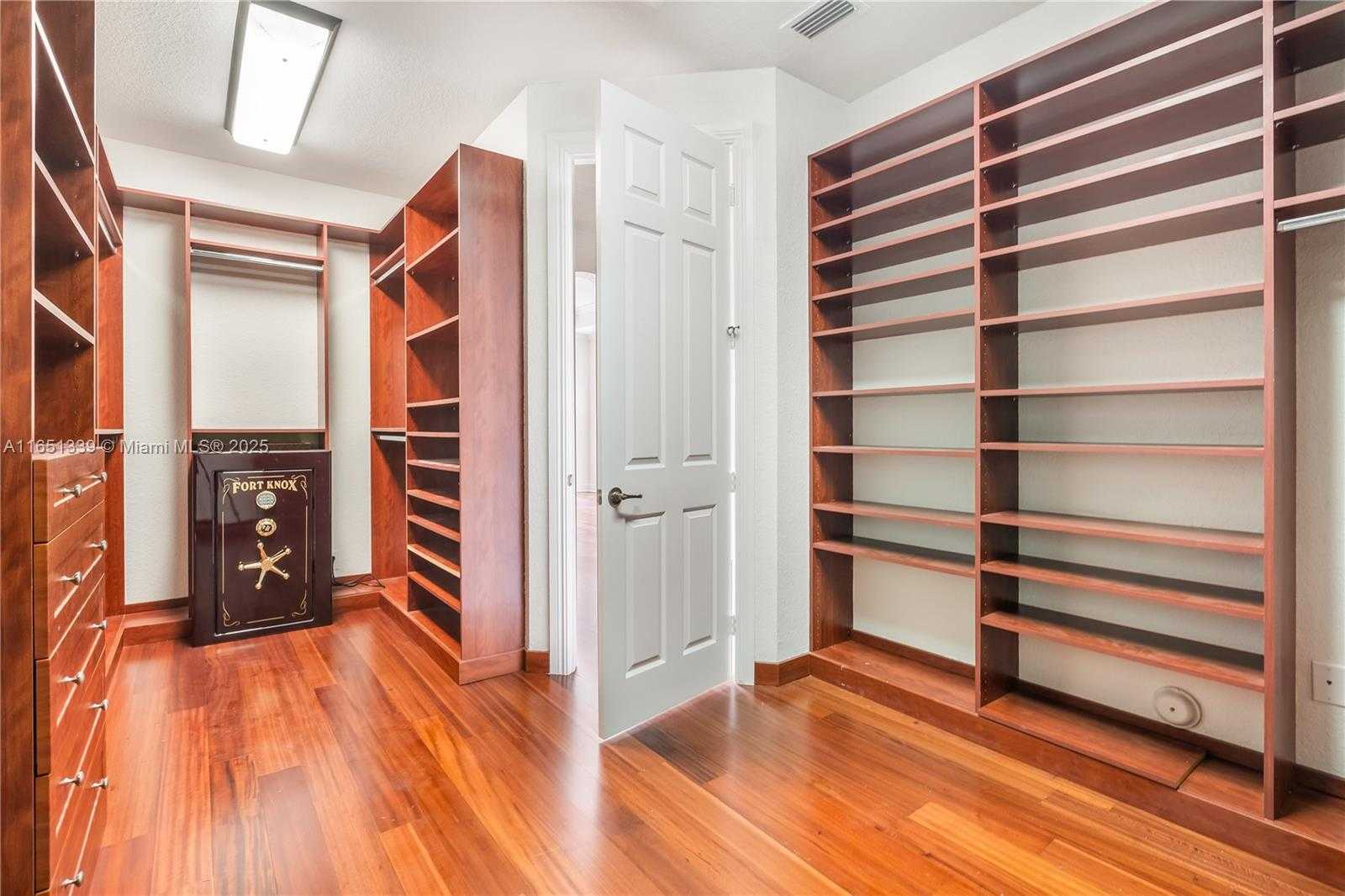 Small Image of 14403 SOUTH JOCKEY CIR S, Davie Number 34