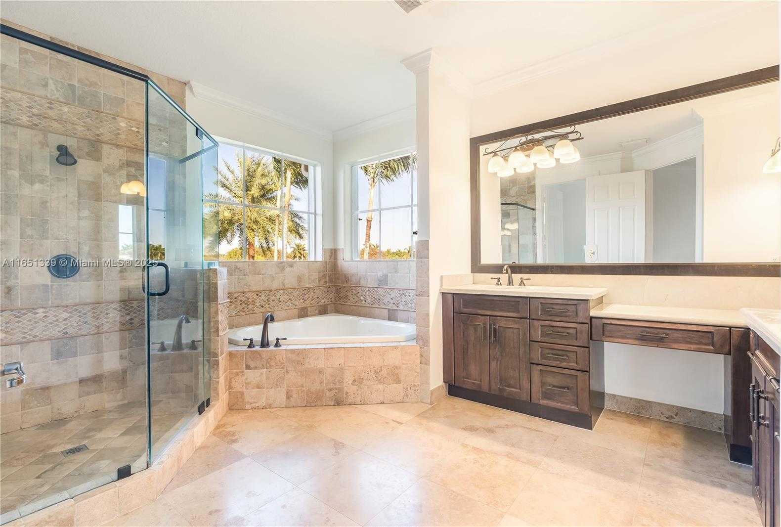Small Image of 14403 SOUTH JOCKEY CIR S, Davie Number 35