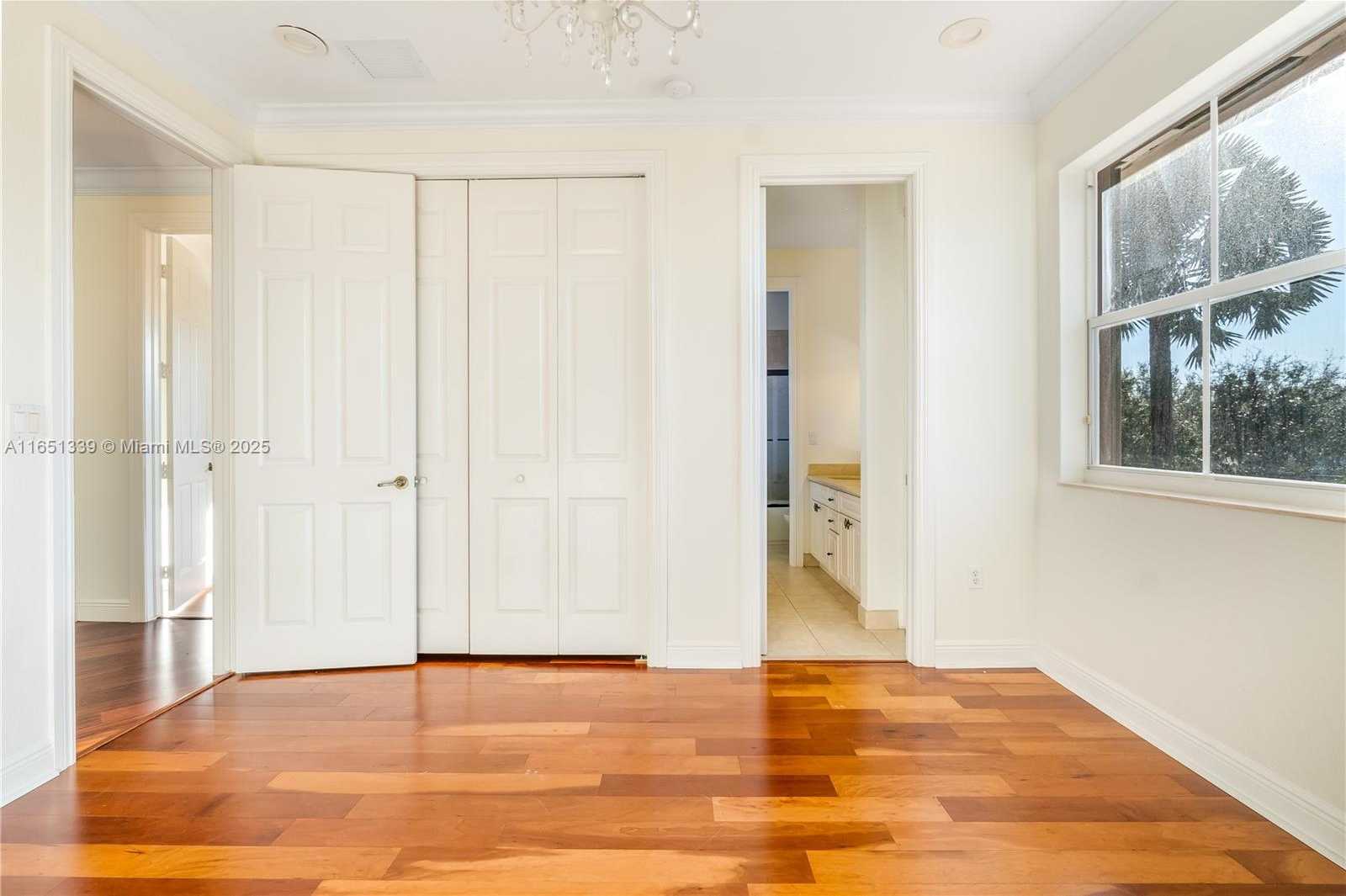 Small Image of 14403 SOUTH JOCKEY CIR S, Davie Number 37