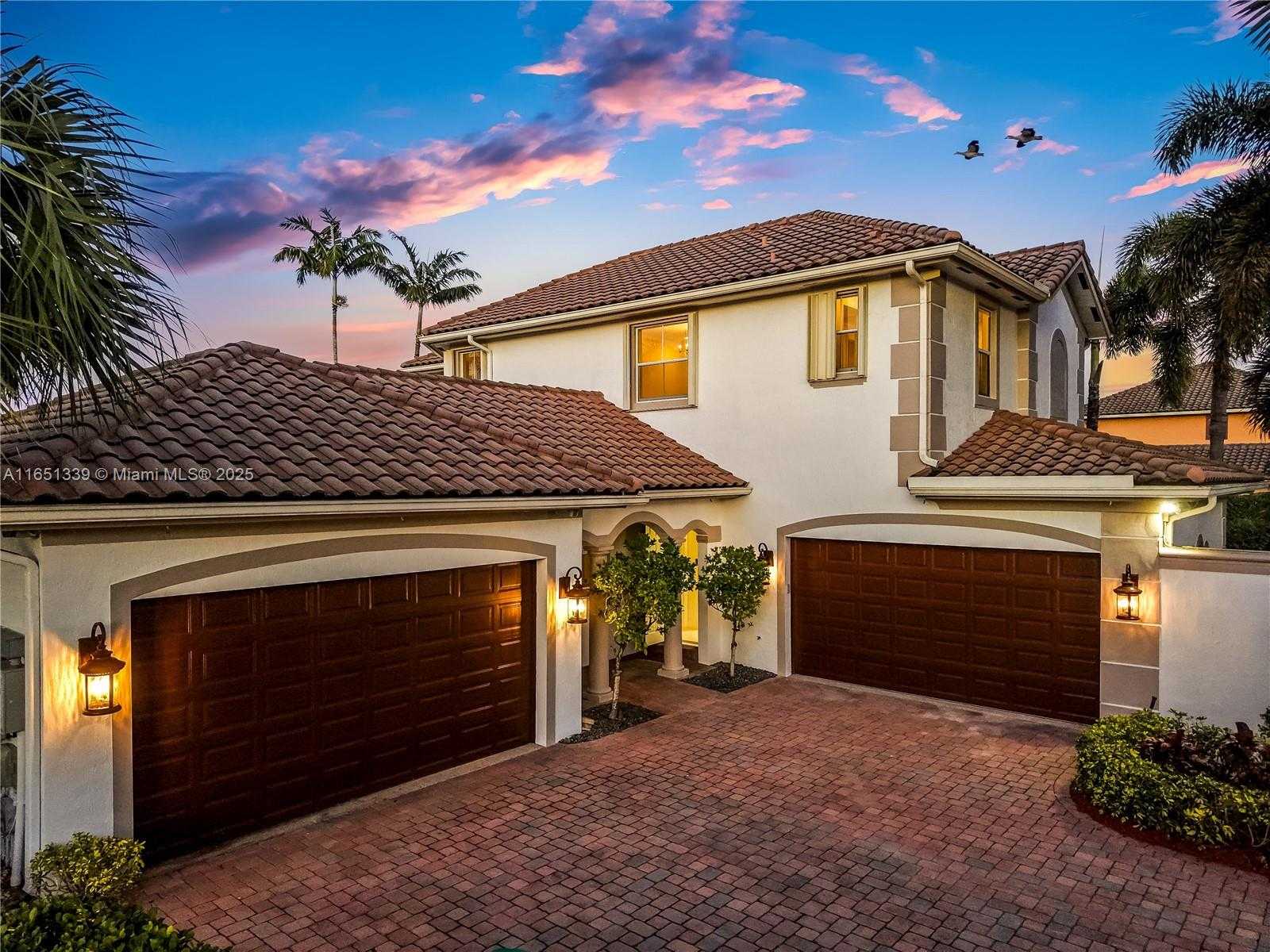 Small Image of 14403 SOUTH JOCKEY CIR S, Davie Number 4