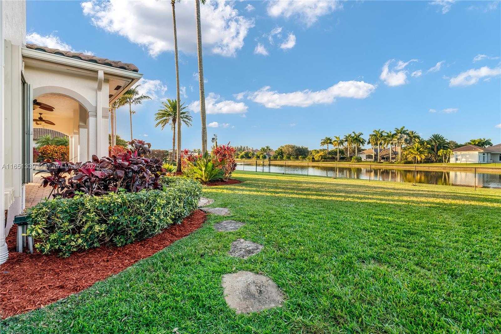 Small Image of 14403 SOUTH JOCKEY CIR S, Davie Number 42