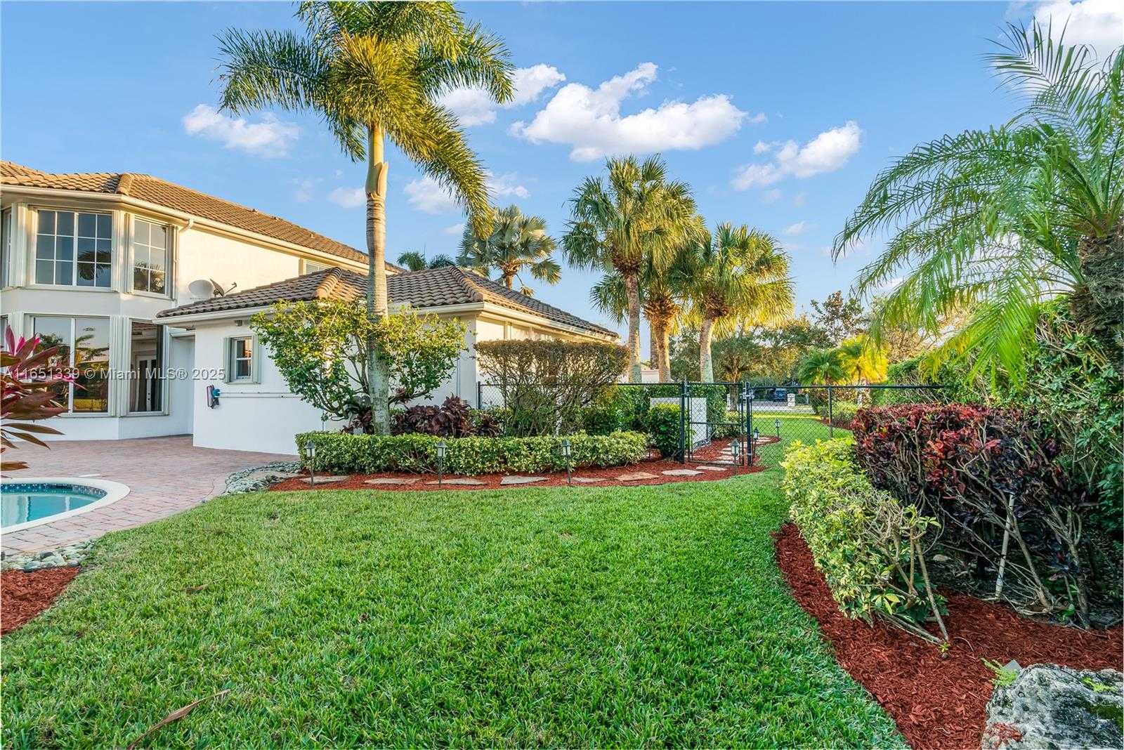 Small Image of 14403 SOUTH JOCKEY CIR S, Davie Number 45