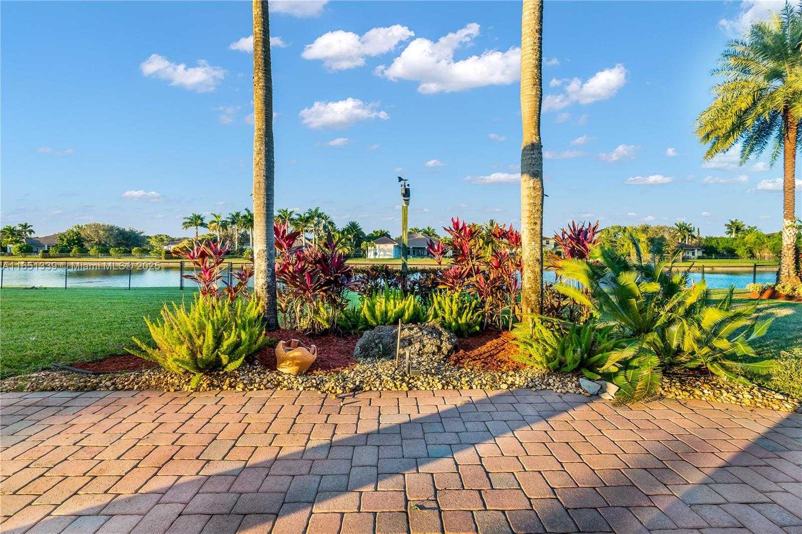 Small Image of 14403 SOUTH JOCKEY CIR S, Davie Number 48